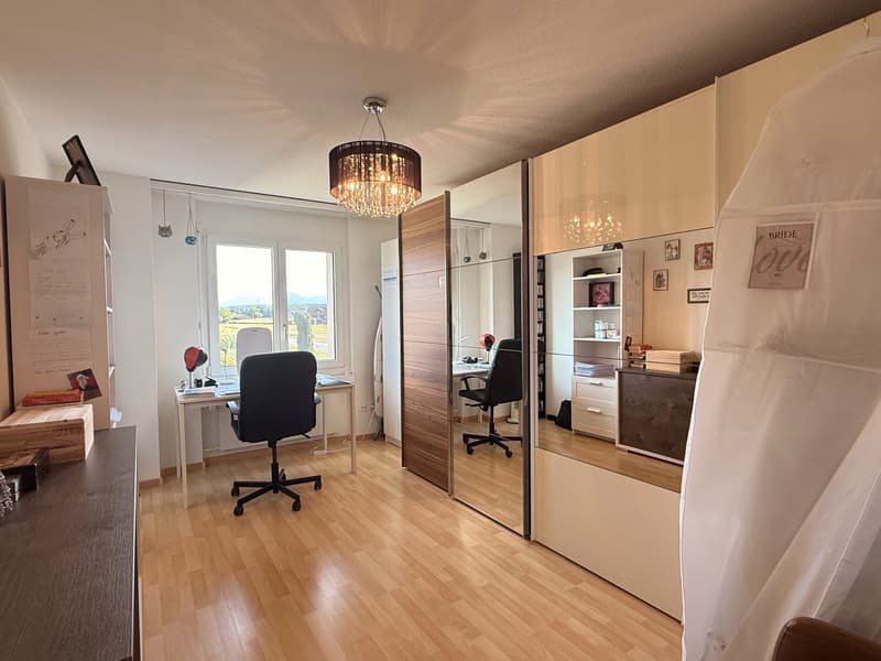 Appartement 4.5 pièces en norme de propriétaire - tranquillité absolue avec beaucoup de verdure à Hünenberg (9)