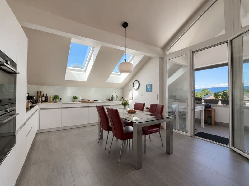 Moderne 4.5-Zimmer-Dachwohnung mit Loggia im Eigentumsstandard in Möhlin (2)