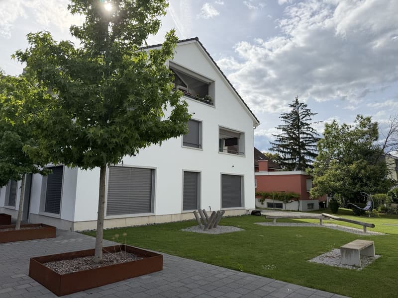 Moderne 4.5-Zimmer-Dachwohnung mit Loggia im Eigentumsstandard in Möhlin (1)