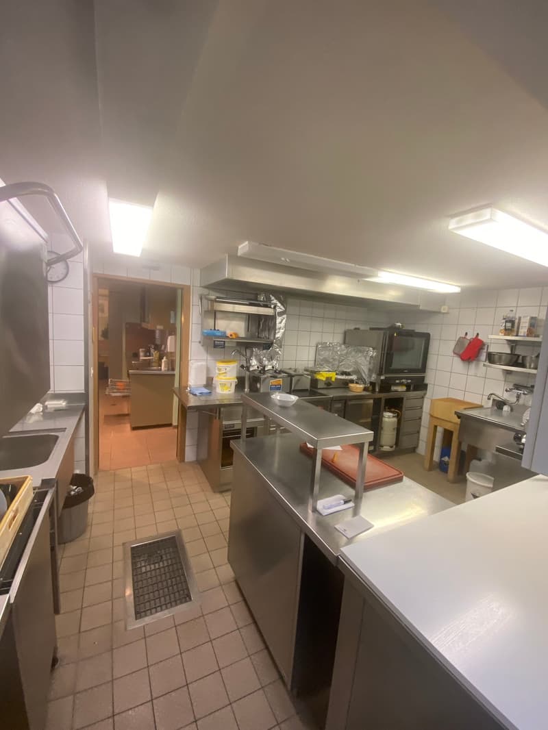Taky away, Restaurant oder Laden, Lager / Mietwohnung 3.5 Zimmer möglich (10)