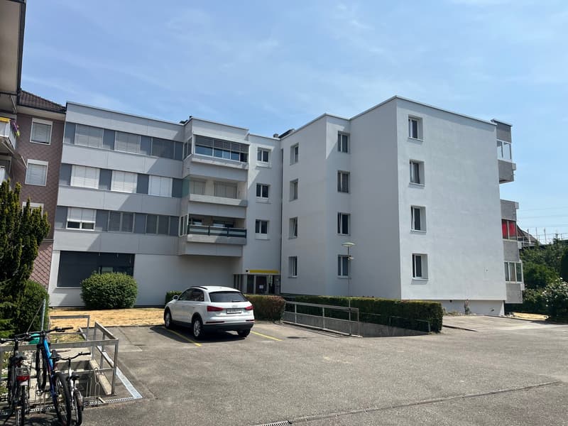 Geräumige 5.5-Zimmer-Wohnung an der Hauptstrasse in Biberist –sofort verfügbar!" (1)
