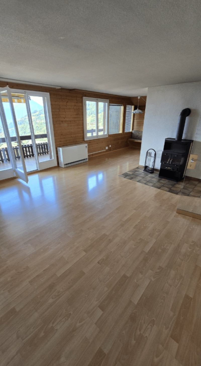 Grosszügige 3-Zimmer-Wohnung mit traumhafter See- und Bergsicht (9)