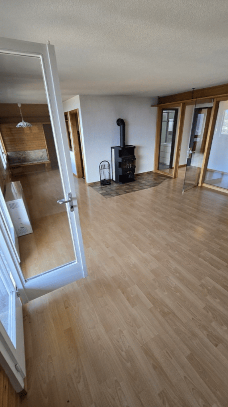 Grosszügige 3-Zimmer-Wohnung mit traumhafter See- und Bergsicht (10)