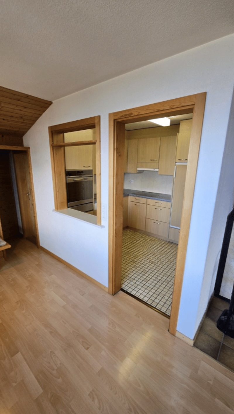 Grosszügige 3-Zimmer-Wohnung mit traumhafter See- und Bergsicht (13)