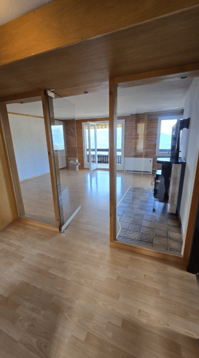 Grosszügige 3-Zimmer-Wohnung mit traumhafter See- und Bergsicht (8)