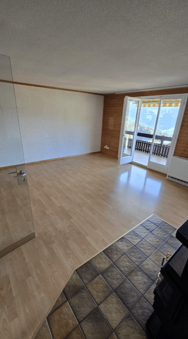 Grosszügige 3-Zimmer-Wohnung mit traumhafter See- und Bergsicht (11)