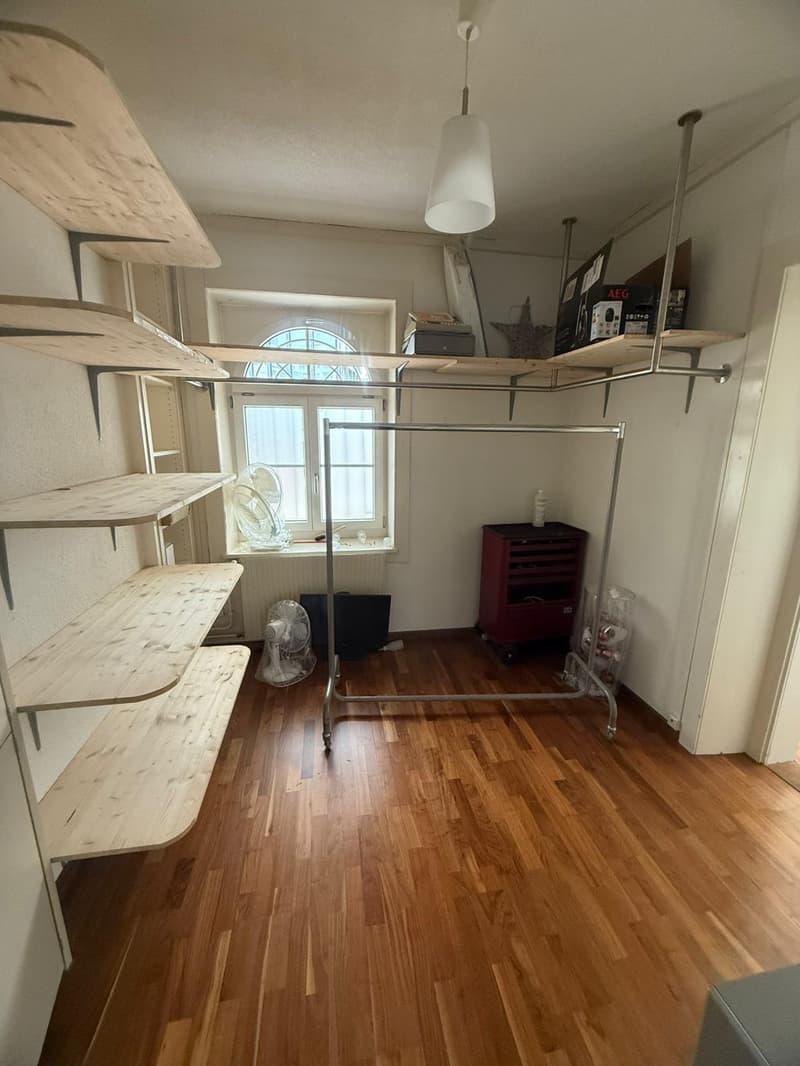 Vielseitige 3.5-Zimmer-Geschäftsräume an zentraler Lage in Uster (6)