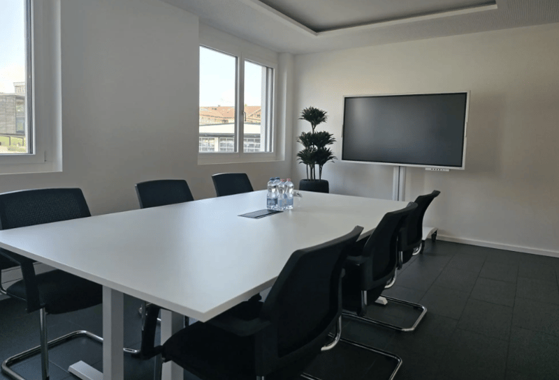 Schöne, modern ausgebaute Büroräumlichkeiten in Jonen AG (5)