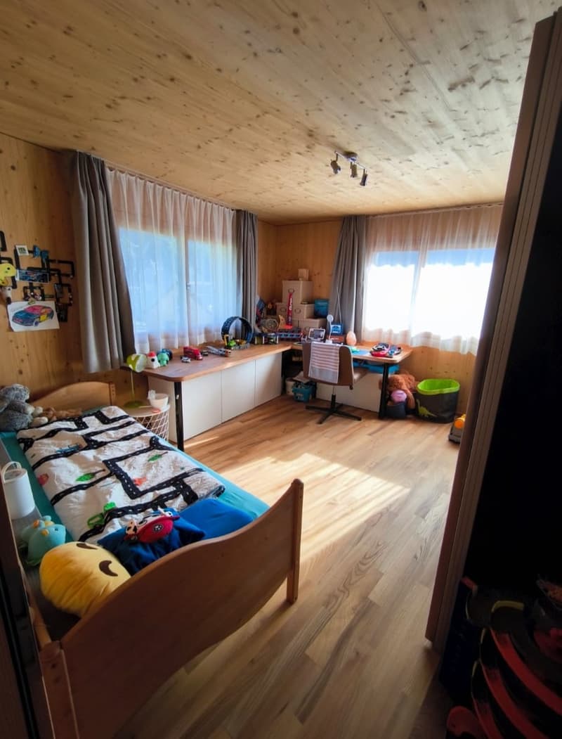 Modernes, freistehendes 6 1/2 Zimmer- Holzhaus mit Seesicht/Ufernähe (18)