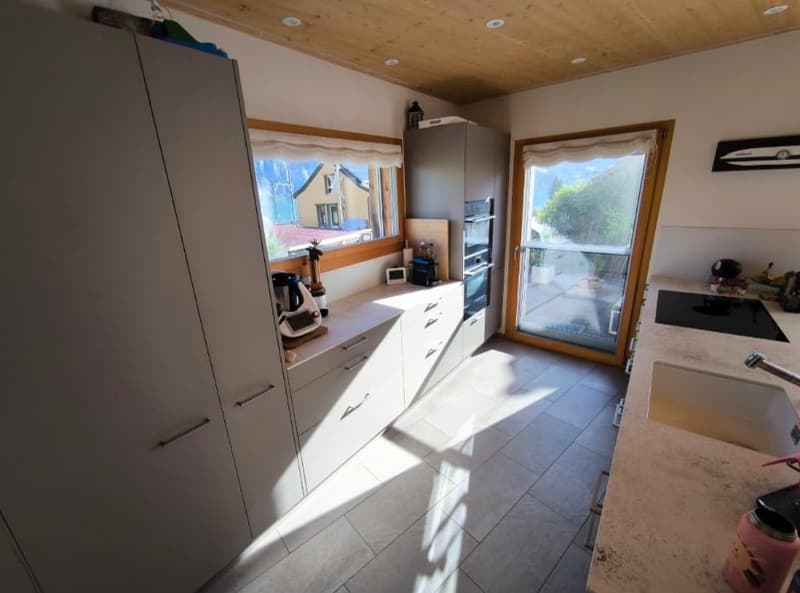 Modernes, freistehendes 6 1/2 Zimmer- Holzhaus mit Seesicht/Ufernähe (6)