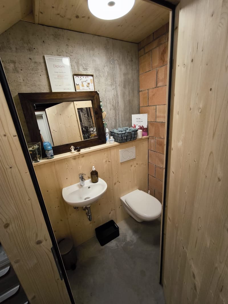 Modernes, freistehendes 6 1/2 Zimmer- Holzhaus mit Seesicht/Ufernähe (9)