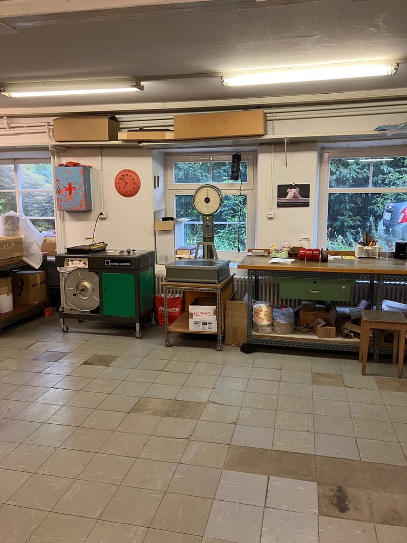 Geräumige Werkstatt mit Büro und Lagerraum Nähe Bahnhof Stettbach (2)