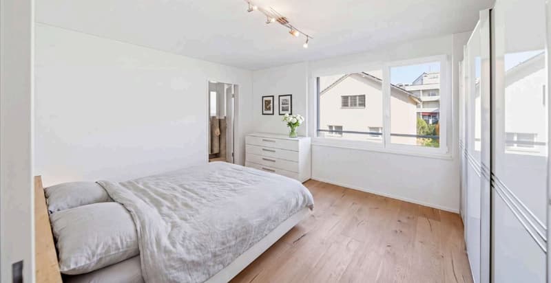 Grosszügige 4.5-Zimmer-Wohnung mit Terrasse in Uster (6)