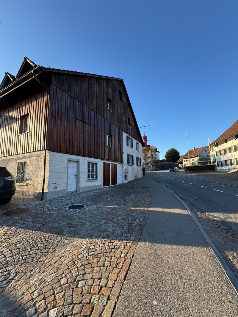 Helle 3-Zimmer-Wohnung in Schwerzenbach – sofort verfügbar! (1)