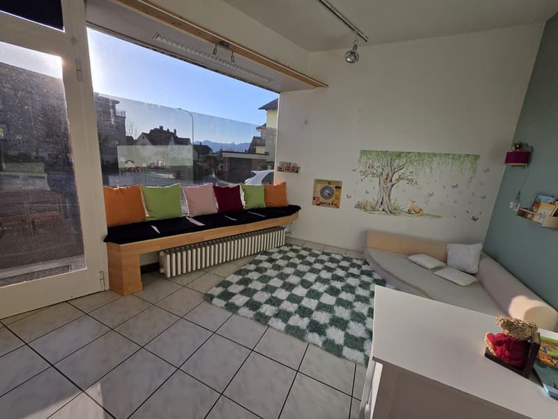 Attraktives Eck-Ladenlokal (100 m2) (3)