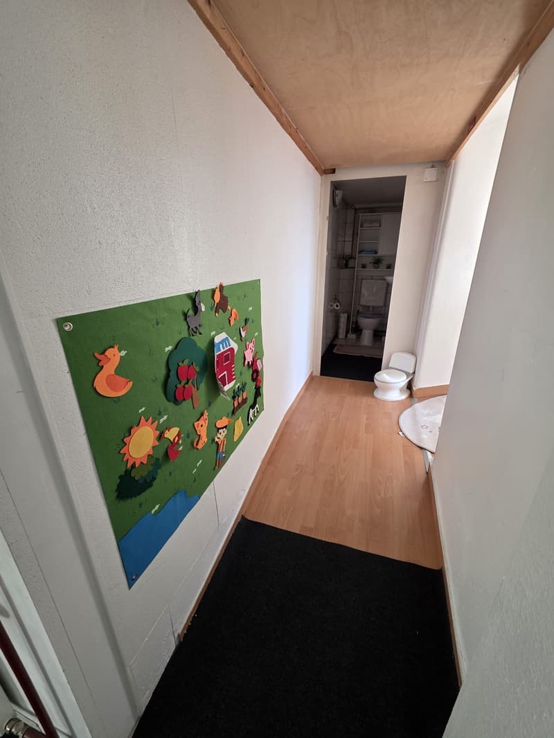 Attraktives Eck-Ladenlokal (100 m2) (8)