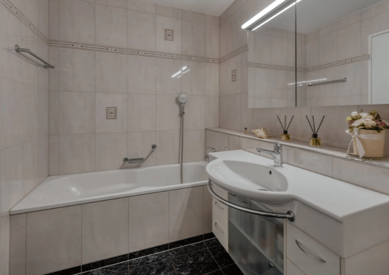 Grosszügige 3.5-Zimmer-Wohnung im ruhigen Wohnpark Feldhof in Zug (11)