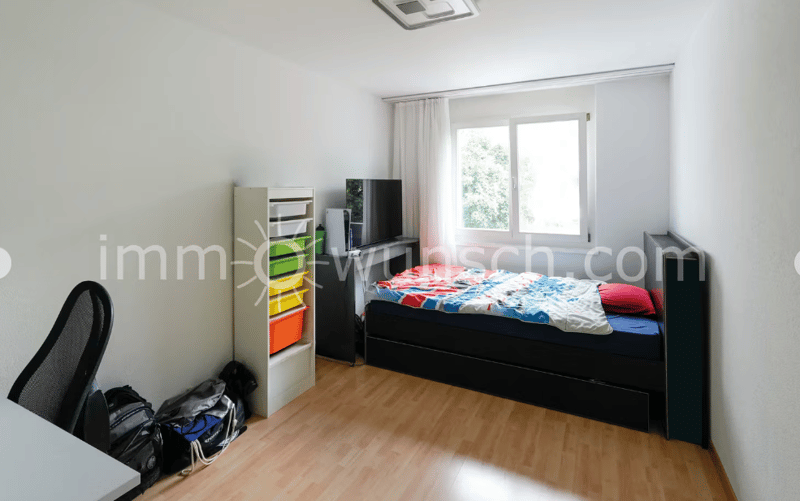 Familienfreundliche und grosszügige 5 ½ Zimmer Eigentumswohnung (7)