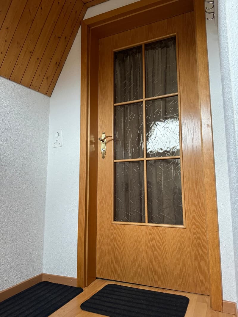 Schöne kleine möblierte 2-Zimmer-Dachwohnung mit Balkon – 8852 Altendorf (11)