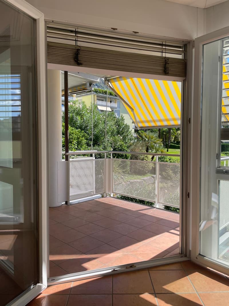 Pregassona – luminoso appartamento di 1 locale con ampio balcone e piscina (9)