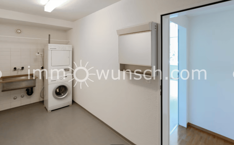 Helle, sowie grosszügige 3 ½ Zi. Eigentumswohnung mit gedecktem Balkon und Aussicht auf den Weiher (14)
