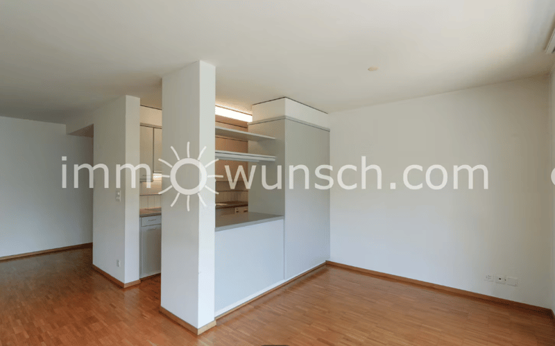 Helle, sowie grosszügige 3 ½ Zi. Eigentumswohnung mit gedecktem Balkon und Aussicht auf den Weiher (7)