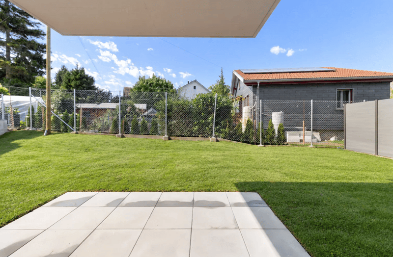 Linkes 6.5-Zimmer-Doppeleinfamilienhaus – ruhiger gelegen & zusätzliche Parkfläche (3)