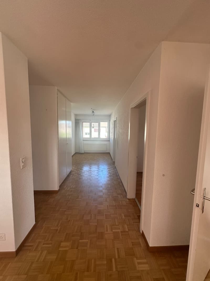 Helle 4.5-Zimmer-Wohnung mit Balkon und schöner Aussicht in Münsingen (4)