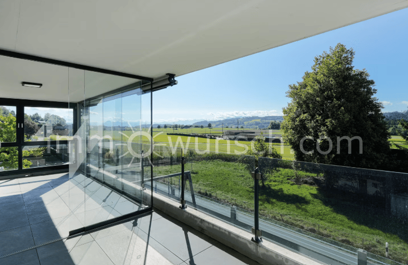 Moderne 3 ½ Zi. EGTW, mit Teil verglastem Balkon - herrlicher Fernsicht Walliser- und Berner Alpen (1)