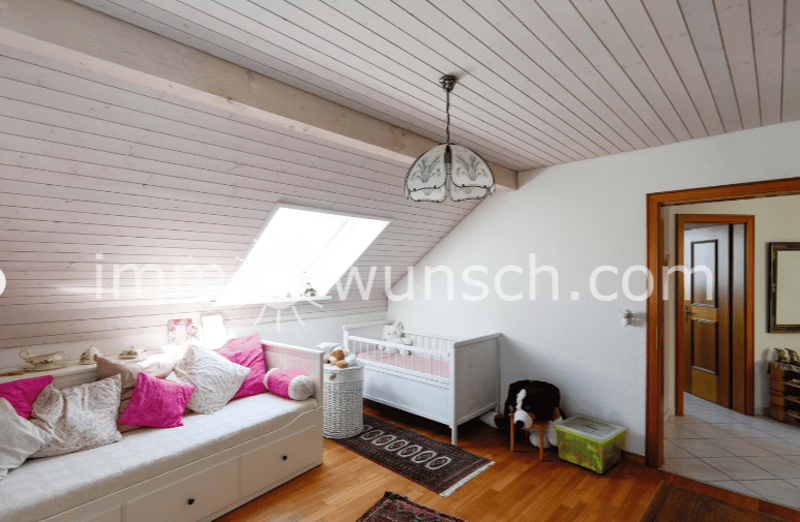 Charmantes 5 ½ Zimmer Einfamilienhaus, mit toller Gartenanlage, an erhöhter und ruhiger Wohnlage (11)