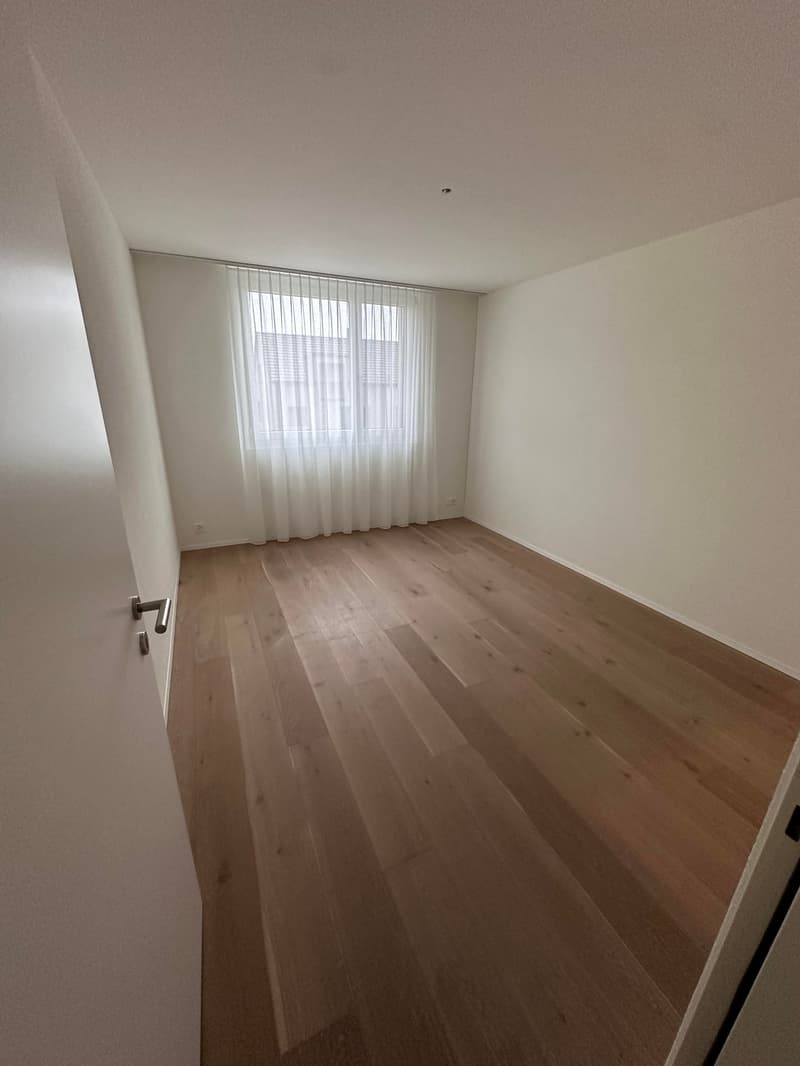 Wunderschönes 5.5-Zimmer-Familienhaus | ca. 240 m² | Garten | 10 Min. von Zug (17)