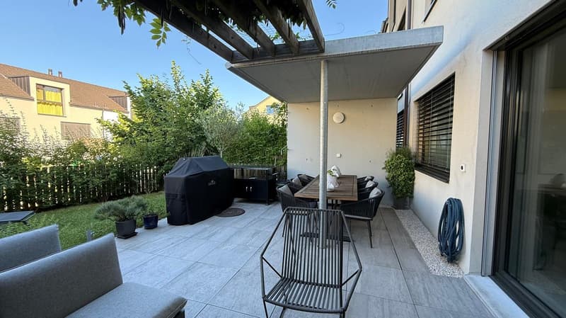 Wunderschönes 5.5-Zimmer-Familienhaus | ca. 240 m² | Garten | 10 Min. von Zug (2)