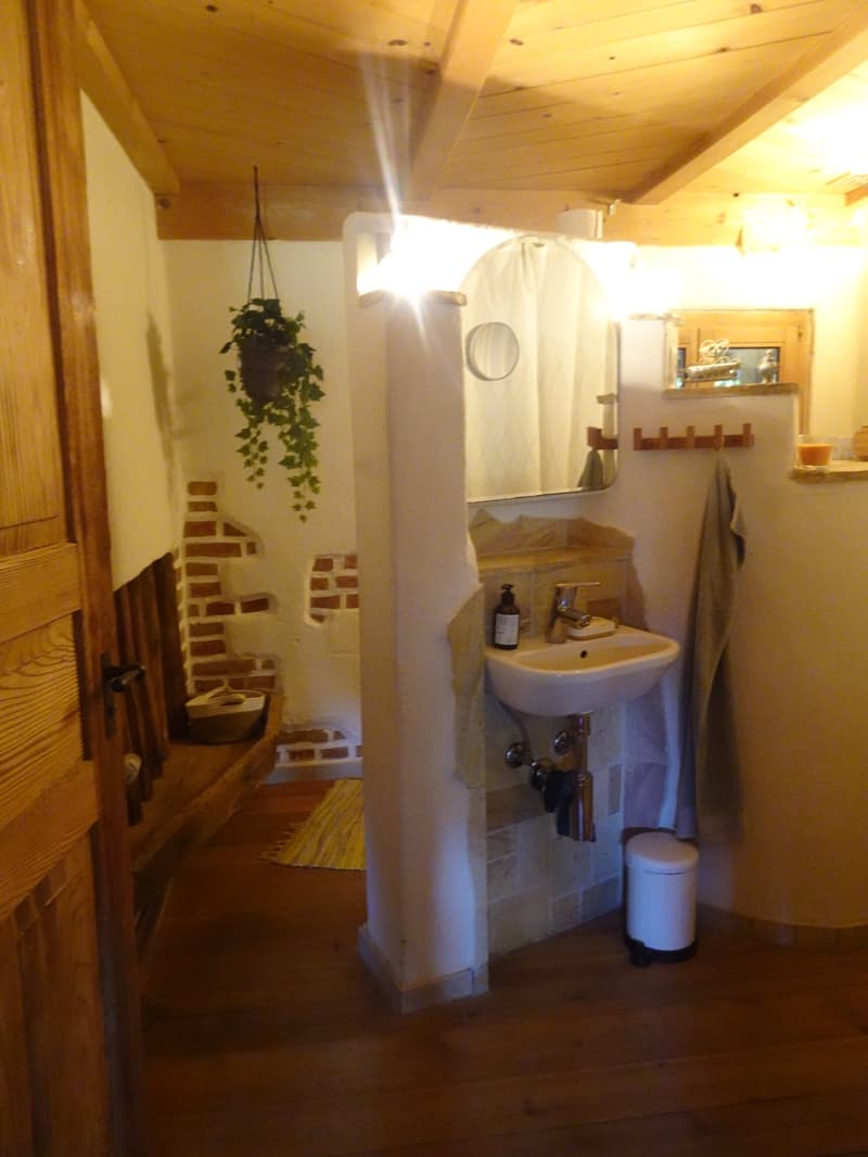Ökologisch umgebautes ehemaliges Bauernhaus inmitten der Natur (15)