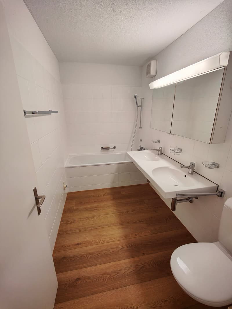 Grosszügige 4.5-Zimmer-Wohnung in Familienquartier in Sempach - ab sofort verfügbar! (5)