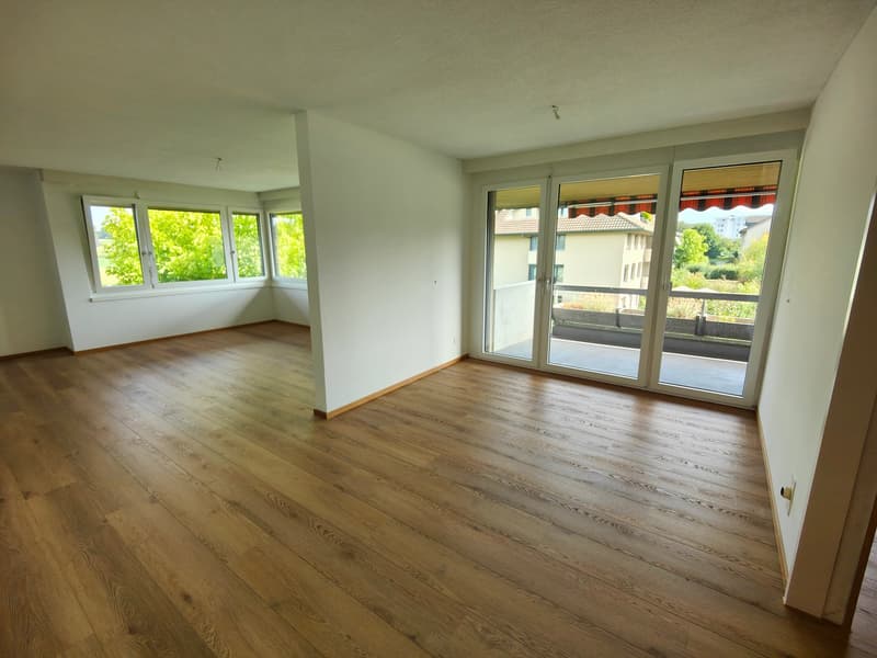 Grosszügige 4.5-Zimmer-Wohnung in Familienquartier in Sempach - ab sofort verfügbar! (1)