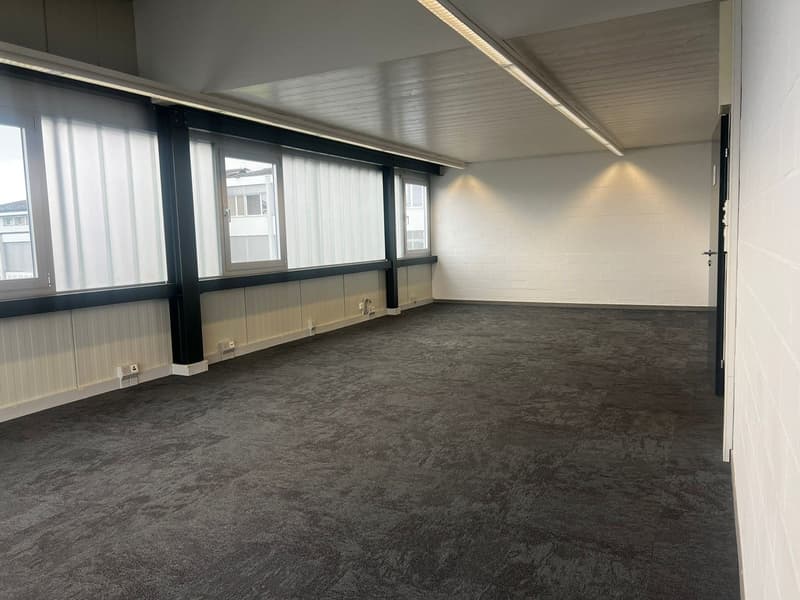BÜRO 48 m² MIT SEESICHT & KLIMAANLAGE Inkl. Aussenparkplatz – per sofort verfügbar (1)