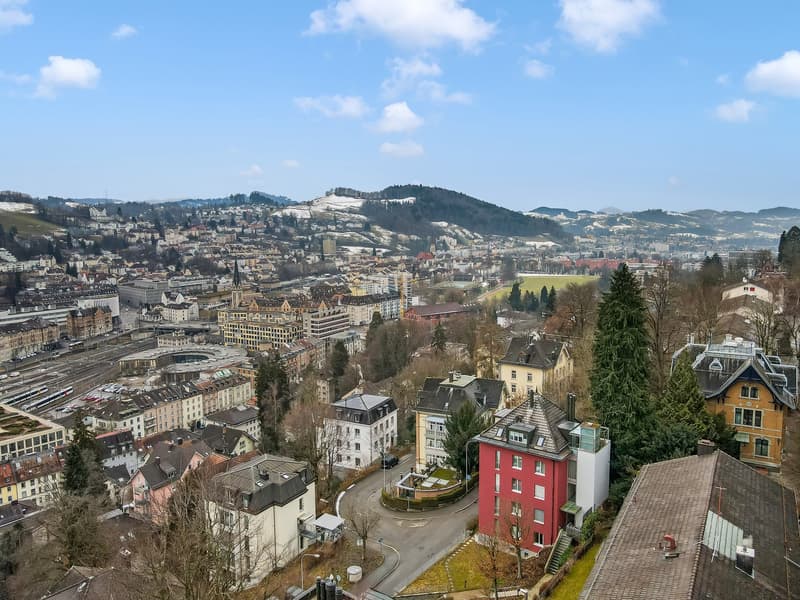 Lichtverwöhnte Wohnung am Rosenberg mit Blick bis zum Säntis (2)