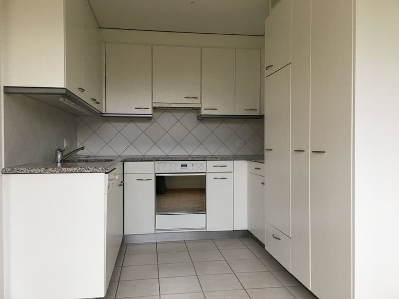Schöne Wohnung in ruhiger Lage am Dorfrand, nahe Tram und Läden (3)