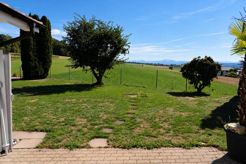 Freistehendes Einfamilienhaus mit grosszügigem Garten und Weitsicht (10)