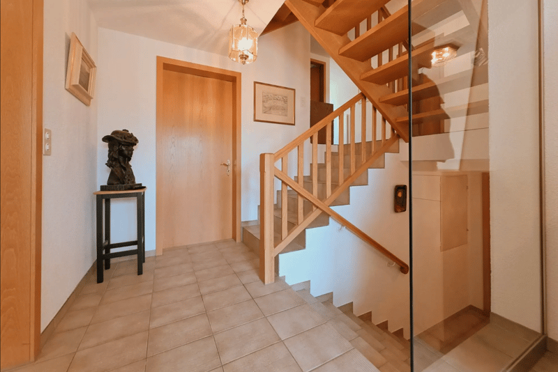Charmantes 8.5-Zimmer-Einfamilienhaus an privilegierter Südhanglage (8)