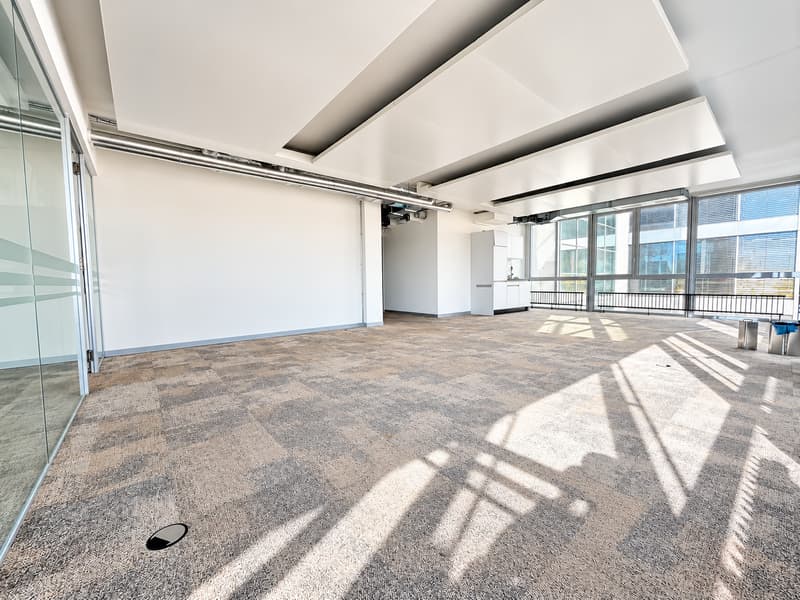 MODERNE BÜROFLÄCHE IM ZÜRI CAMPUS – FLEXIBEL, REPRÄSENTATIV & BESTENS ANGEBUNDEN (4)