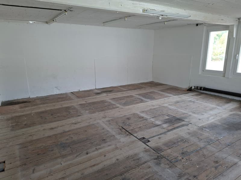 Zu vermieten Gewerbe- / Atelierraum mit rund 92m2 Nutzfläche (5)