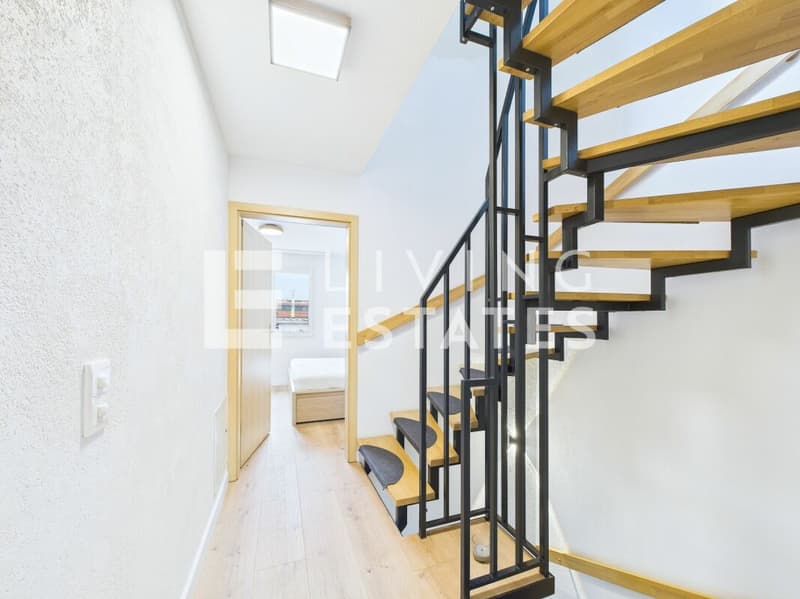 YOUR NEW HOME - STYLISH, RENOVATED AND INVITING (11)