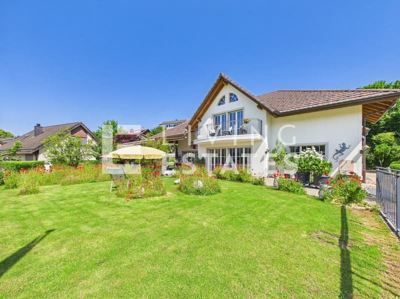 A PRESENCE OF LASTING VALUE - ELEGANT. HIGH-QUALITY. VERY WELL-MAINTAINED. (24)