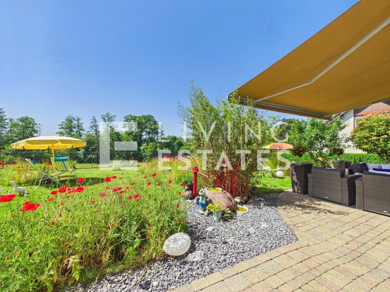 A PRESENCE OF LASTING VALUE - ELEGANT. HIGH-QUALITY. VERY WELL-MAINTAINED. (19)