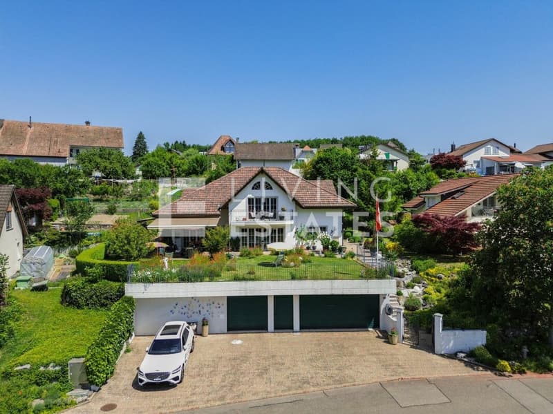 A HOME OF THE EXTRA CLASS (1)
