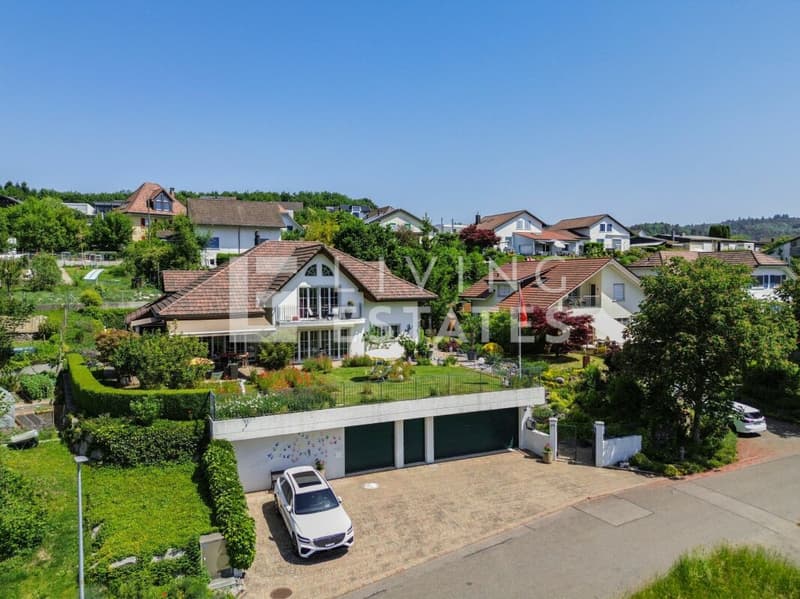 A HOME OF THE EXTRA CLASS (29)