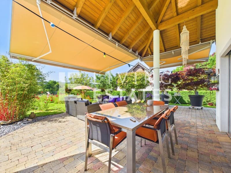 A HOME OF THE EXTRA CLASS (22)