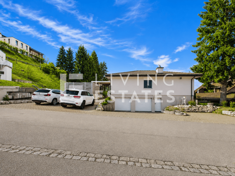 LIVING WITH STYLE - SPACIOUS,Barrier-Free, RENOVATED (13)
