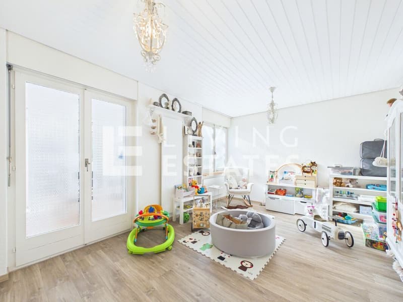 LIVING WITH STYLE - SPACIOUS,Barrier-Free, RENOVATED (9)